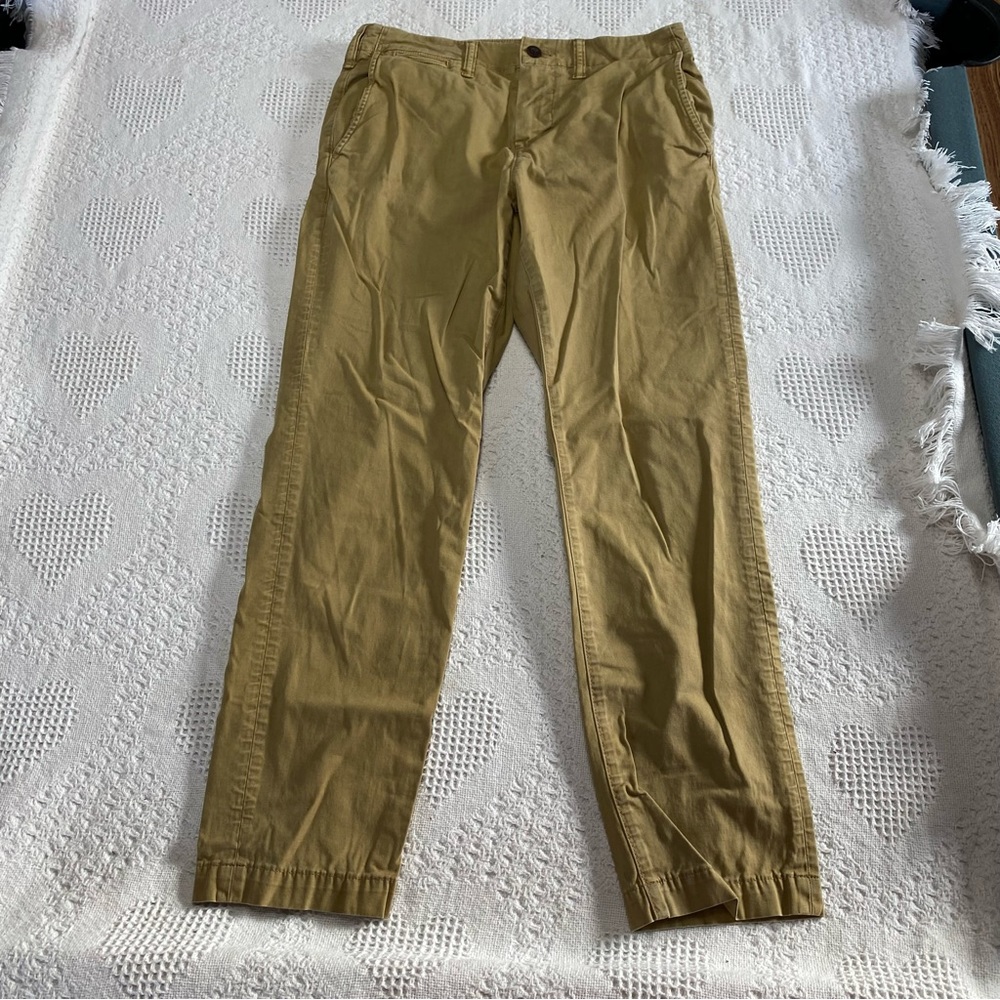 American Eagle Khakis (30x30)